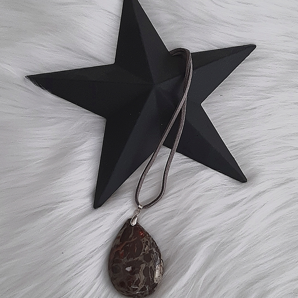 GREY STONE NECKLACE